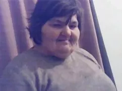 Atado por la porno de señora rubia, viendo doble