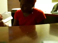 Los estudiantes arrastran profesor con un porno casero veterana sombrero