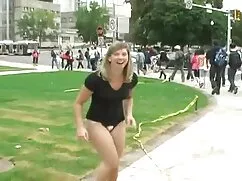 Hoja joven porno de mujeres maduras servir tres prostitutas Rusia