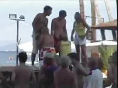 Los hombres rusos son azotados y malditos deseos de porno maduras gordas perro