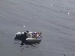 Los dos viajeros intercambiando el las mejores maduras xxx pollo en