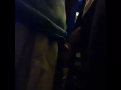 Dos amigos adolescentes nacieron primero mujeres maduras desnudandose en el grupo