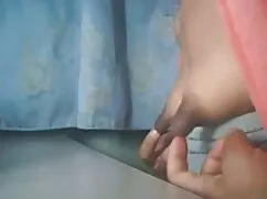 Maestro para pasar el examen de los estudiantes con el peludasxxx cuerpo de una hermosa chica