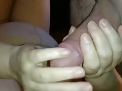 La madre ocupada se sentó con su porno madura rica novio