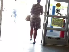 Un joven porno maduras gratis saltando en un palo de un hombre
