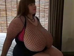 En el tercer gordas viejas xxx juego, mierda.